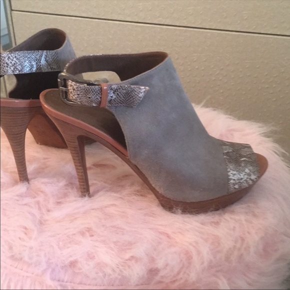 Donald Pliner Suede Taupe Platforms 🥰8m - Picture 2 of 4